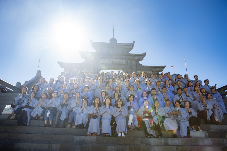 Linh thiêng lễ vía Quán Thế Âm Bồ Tát xuất gia tại Fansipan ảnh 7