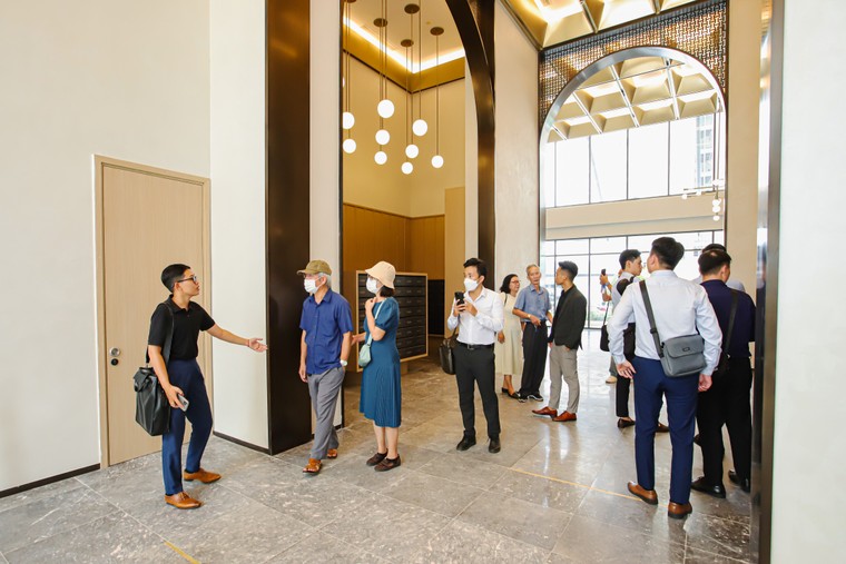 Ấn tượng và mãn nhãn khi 'mục sở thị' căn hộ hạng sang sắp bàn giao của Masterise Homes ảnh 2