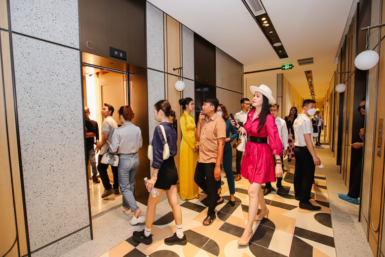 Ấn tượng và mãn nhãn khi 'mục sở thị' căn hộ hạng sang sắp bàn giao của Masterise Homes ảnh 3