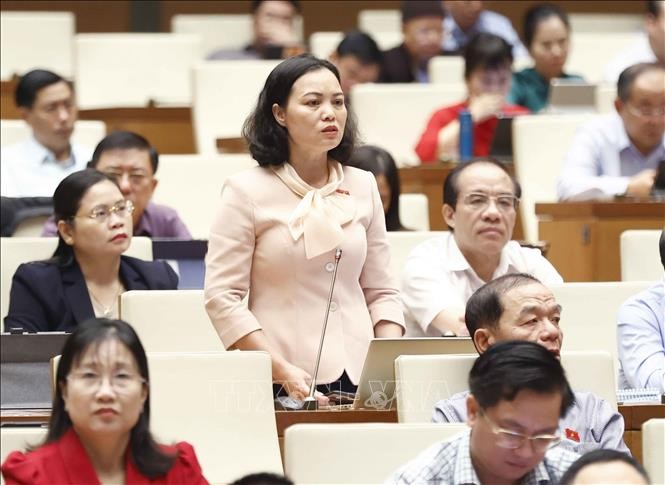 Quốc hội tiếp tục chất vấn nhóm lĩnh vực văn hoá - xã hội ảnh 4