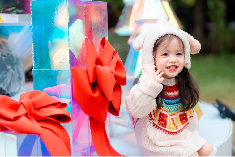 Bầu trời khác lạ trong mắt thế giới trẻ thơ khi đến với 'Khu rừng pha lê' cách hồ Hoàn Kiếm 14km ảnh 5