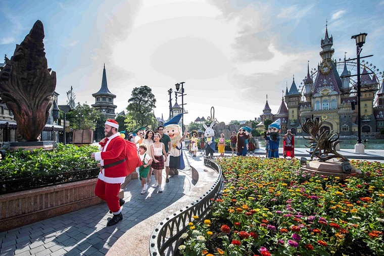 TikToker hot-hit 'mách' những góc check-in đẹp - độc - đỉnh trước giờ G siêu nhạc hội 8Wonder ảnh 9