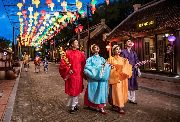 TikToker hot-hit 'mách' những góc check-in đẹp - độc - đỉnh trước giờ G siêu nhạc hội 8Wonder ảnh 2