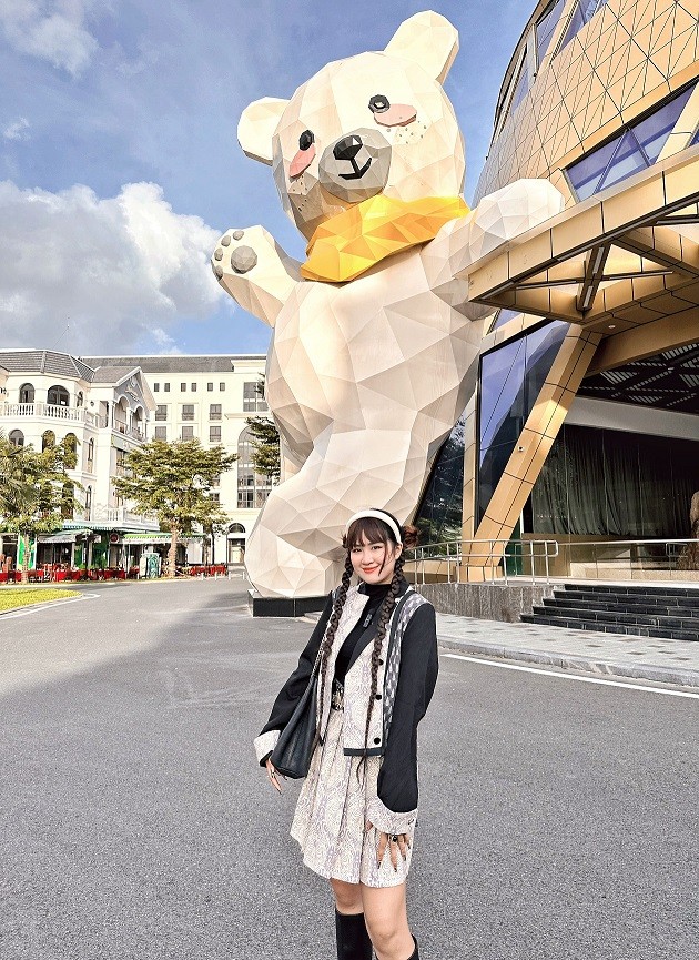 TikToker hot-hit 'mách' những góc check-in đẹp - độc - đỉnh trước giờ G siêu nhạc hội 8Wonder ảnh 6