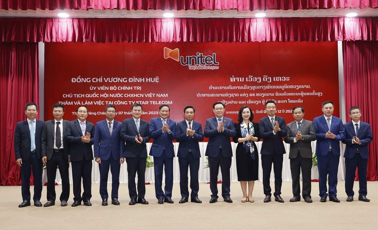 Chủ tịch Quốc hội thăm và làm việc tại liên đoanh của Viettel tại Lào ảnh 3