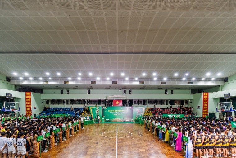 Hơn 1.000 sinh viên tranh tài tại Giải Bóng rổ Sinh viên TP.HCM năm 2023 ảnh 1