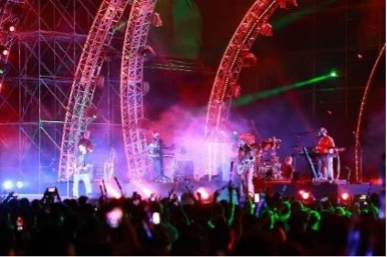 Maroon 5 khiến khán giả 8Wonder Winter Festival phát cuồng với loạt hit 'siêu đỉnh' ảnh 1