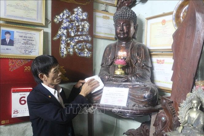 Người lưu giữ bộ sưu tập cổ vật kỷ lục Việt Nam ảnh 2