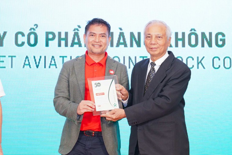 Vietjet được vinh danh trong Top 50 doanh nghiệp phát triển bền vững tiêu biểu 2024 ảnh 1