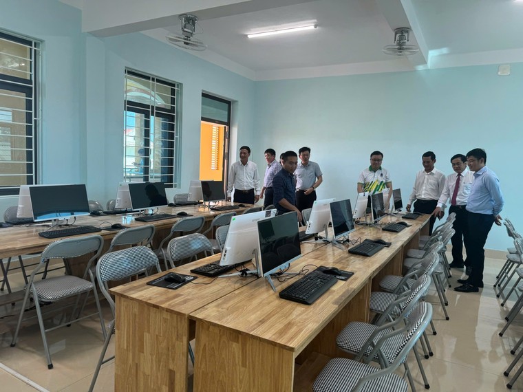 PVFCCo đồng hành cùng sự phát triển giáo dục ảnh 1