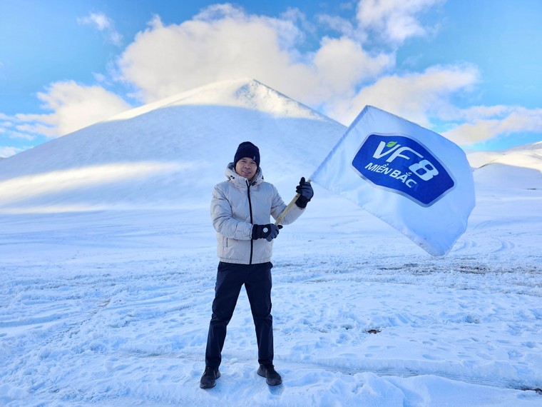 Ngắm đoàn xe VF 8 giữa khung cảnh “đẹp mê hồn” trên hành trình chinh phục Tây Tạng ảnh 7