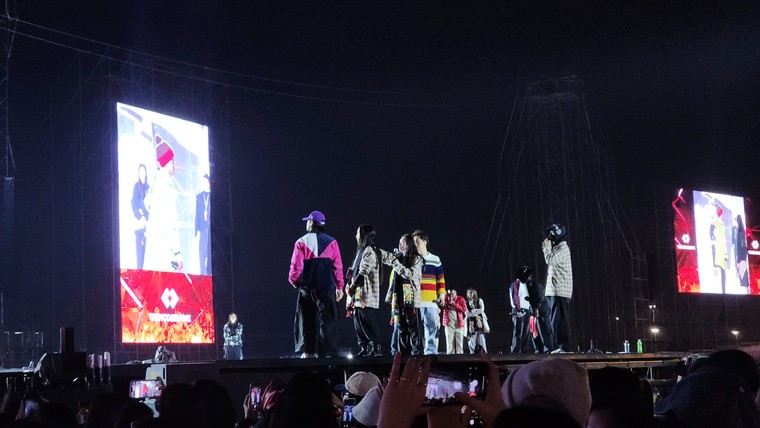 Dàn anh tài “vượt chông gai” tổng duyệt concert dưới cái rét Hà Nội ảnh 9