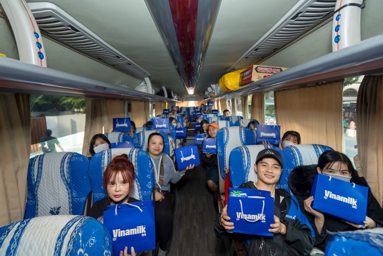 Vinamilk trao hơn 71.000 sản phẩm dinh dưỡng đến trẻ em, cộng đồng trước thềm năm mới Ất Tỵ ảnh 9