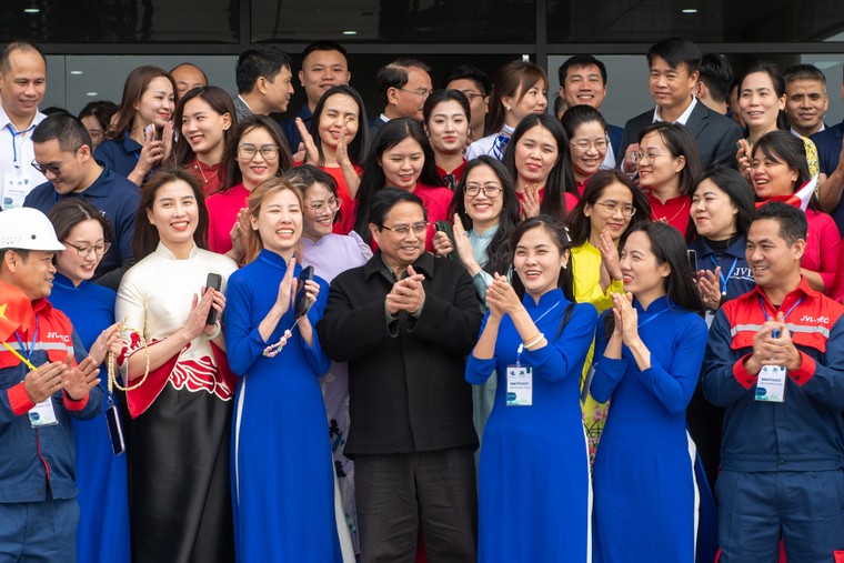 Thủ tướng thăm tổ hợp khép kín chăn nuôi & chế biến thịt bò cao cấo đầu tiên tại Việt Nam ảnh 7