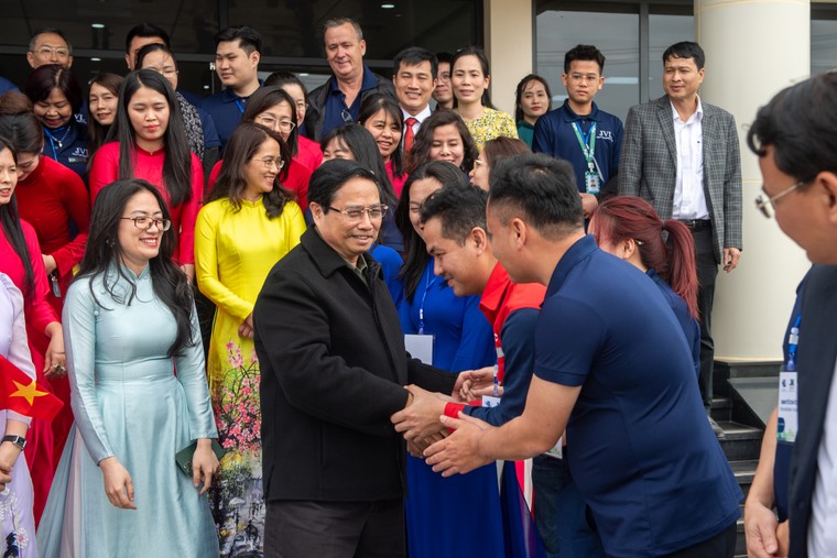 Thủ tướng thăm tổ hợp khép kín chăn nuôi & chế biến thịt bò cao cấo đầu tiên tại Việt Nam ảnh 8