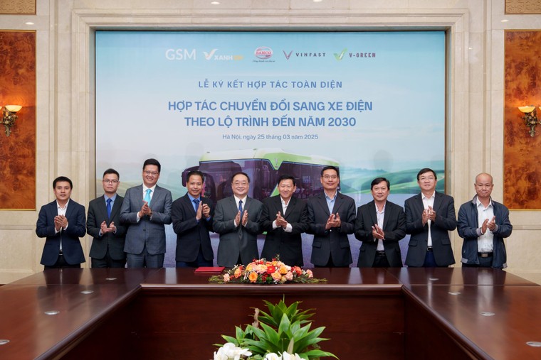 GSM và SAMCO hợp tác thúc đẩy chuyển đổi xe buýt điện tại TP.HCM ảnh 1