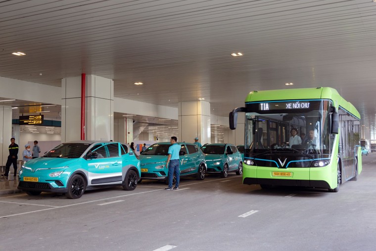 VinBus vận hành tuyến buýt điện độc quyền kết nối ba nhà ga sân bay Tân Sơn Nhất ảnh 2