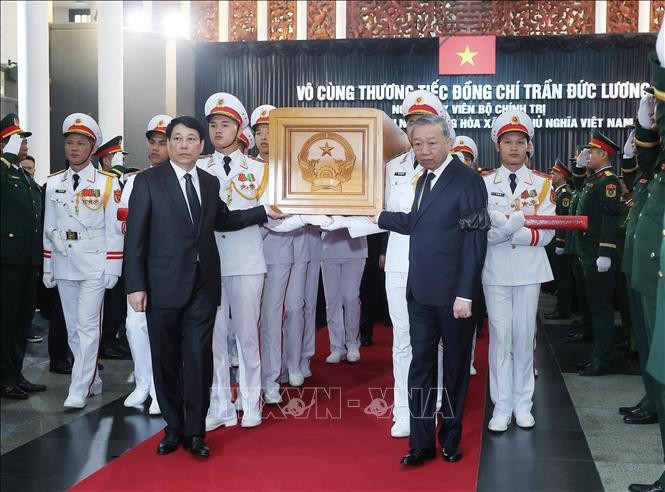 Lễ đưa tang nguyên Chủ tịch nước Trần Đức Lương ảnh 3
