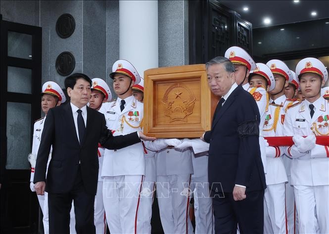 Lễ đưa tang nguyên Chủ tịch nước Trần Đức Lương ảnh 4