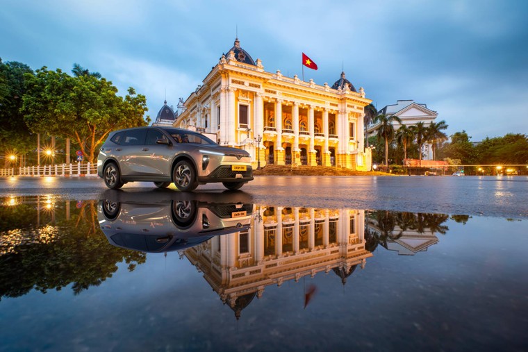 Xanh SM ra mắt dịch vụ taxi điện 7 chỗ cao cấp Xanh SM Limo ảnh 1