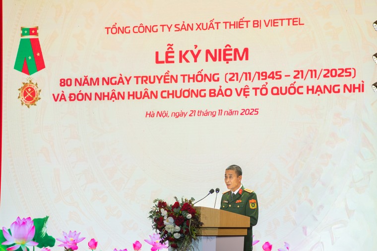 Tổng Công ty 80 năm truyền thống của Tập đoàn Viettel nhận Huân chương Bảo vệ Tổ quốc, đặt mục tiêu 16.000 tỷ ảnh 1