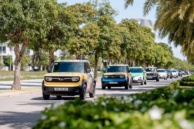 VinFast lập kỷ lục bàn giao 175.099 xe ô tô điện tại Việt Nam năm 2025 ảnh 1