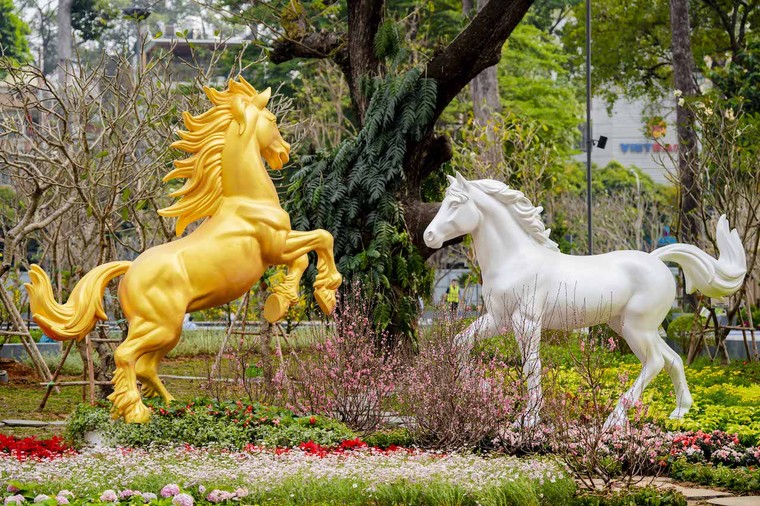 Tượng đài Giọt nước tại Công viên số 1 Lý Thái Tổ - biểu tượng mới được Sun Group dành tặng TP HCM sau tháp Tam Thắng tại Vũng Tàu ảnh 4