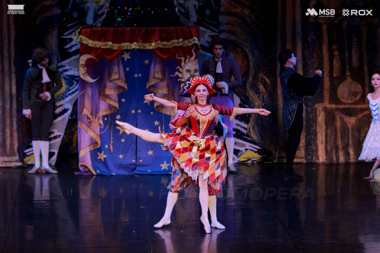 Khán giả Hà Nội say mê thế giới kỳ ảo của “Kẹp hạt dẻ” ảnh 7