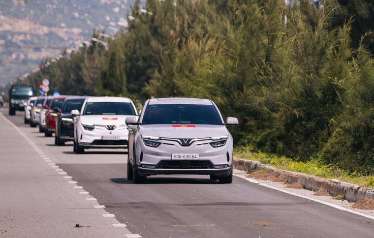 Mẫu xe gia đình nào có trang bị an toàn tốt nhất hiện nay? ảnh 1