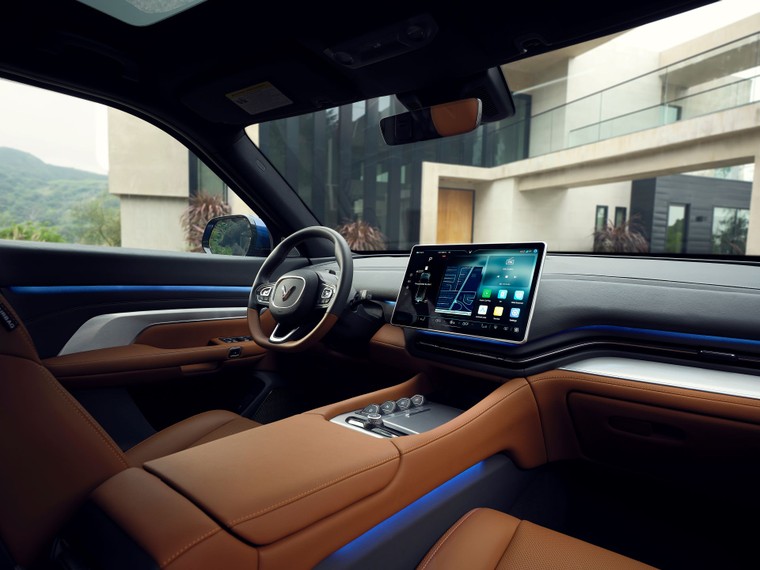 “Nghịch lý” VinFast VF 9 trong mắt người dùng: Trải nghiệm đẳng cấp nhưng chi phí bình dân ảnh 1