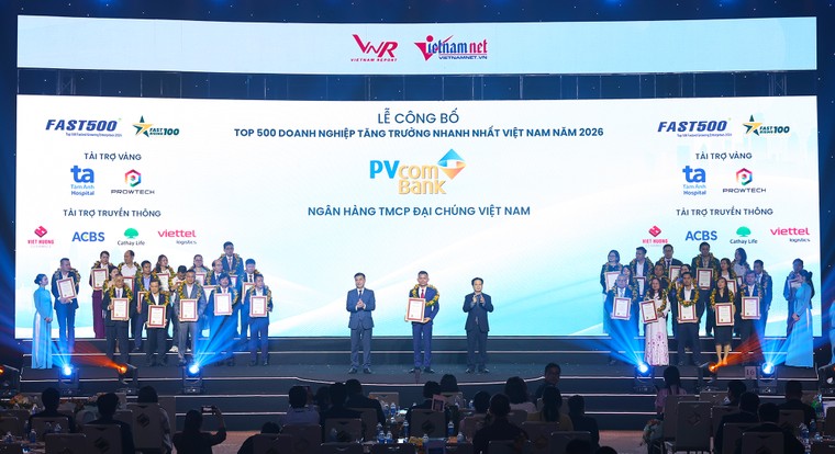 PVcomBank lần thứ 8 liên tiếp được vinh danh trong Bảng xếp hạng FAST500 ảnh 1