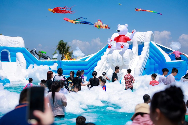 Du khách dự Paradise Summer Fest Cần Giờ: “Tận mắt chứng kiến quy mô mới thấy đây thật sự là một dự án vĩ đại” ảnh 4