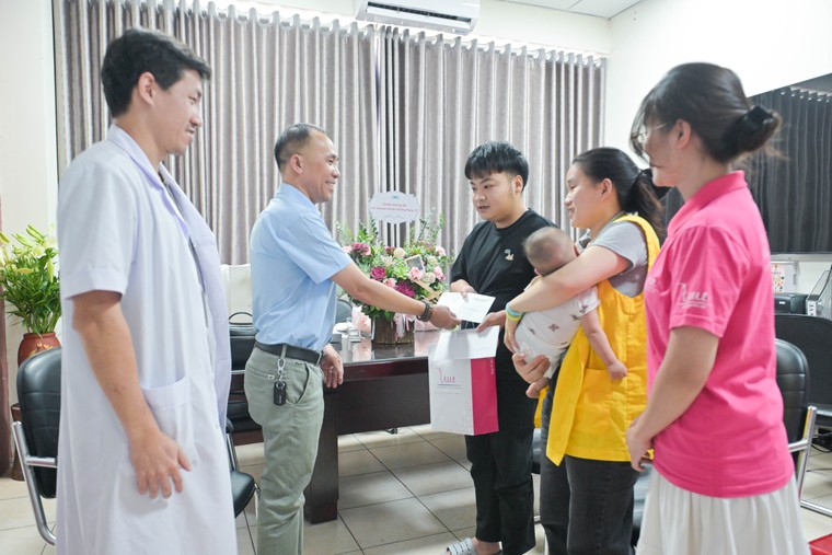 “Dành - giành sự sống”: Khi nhiều bàn tay cùng giữ lại những nhịp tim ảnh 1