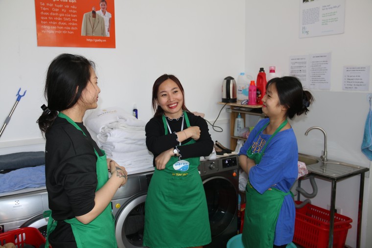 Cận cảnh tiệm giặt là của những hotgirl điếc ảnh 6