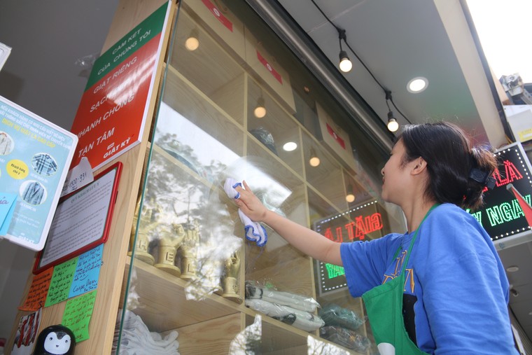 Cận cảnh tiệm giặt là của những hotgirl điếc ảnh 9