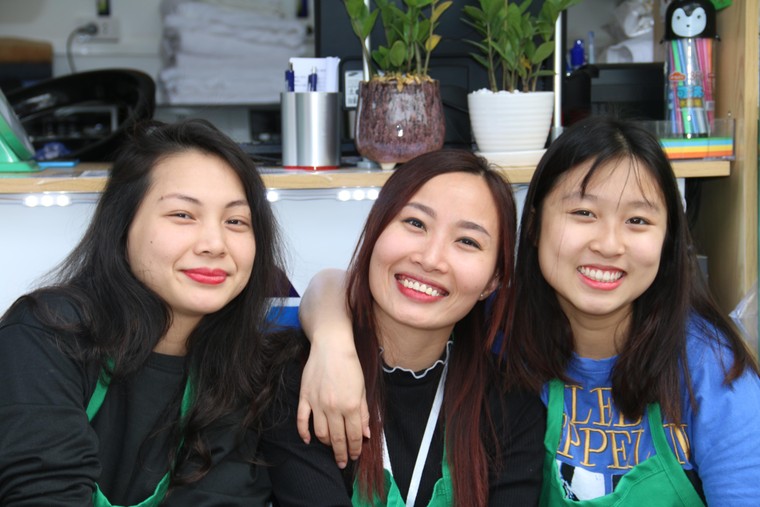 Cận cảnh tiệm giặt là của những hotgirl điếc ảnh 12