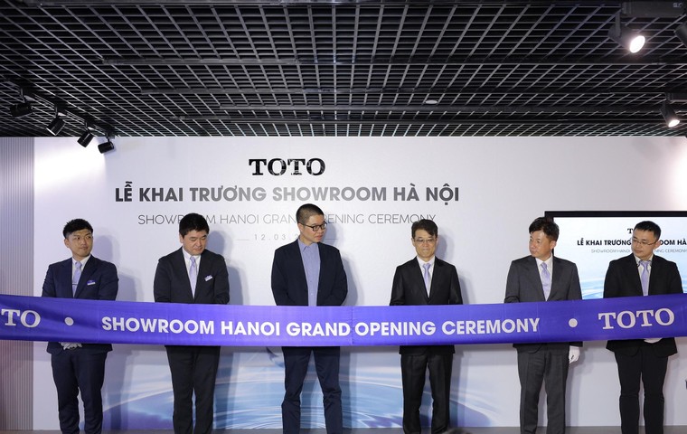 Khai trương showroom đầu tiên của TOTO tại Hà Nội ảnh 1
