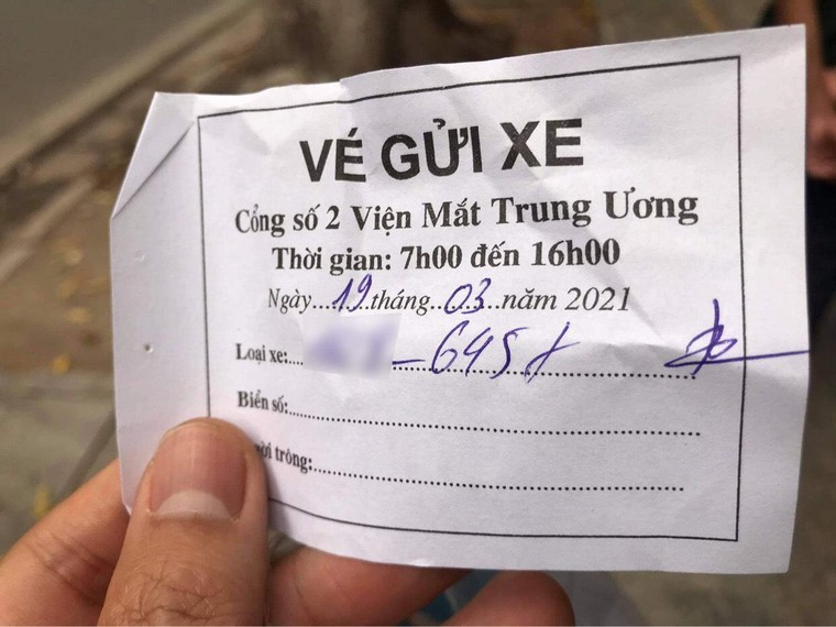 Ai quản bãi gửi xe thu phí “cắt cổ” tại Bệnh viện Mắt Trung ương? ảnh 1