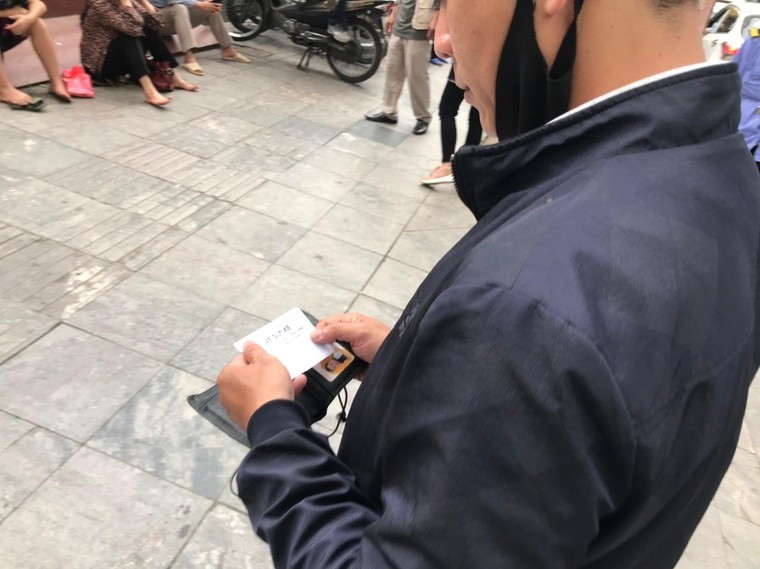 Ai quản bãi gửi xe thu phí “cắt cổ” tại Bệnh viện Mắt Trung ương? ảnh 2