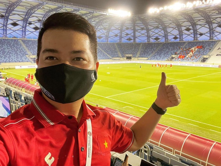 Phóng viên theo đội tuyển bóng đá Việt Nam đã bị Covid -19 "quật ngã" như thế nào trên đất UAE? ảnh 1