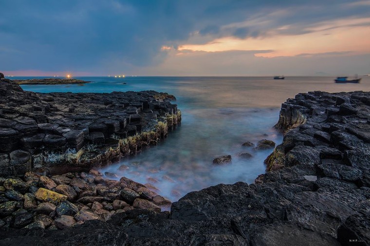 Về Phú Yên, nhớ khám phá ‘dấu chân thiên đường’ mang tên ghềnh Đá Đĩa ảnh 1