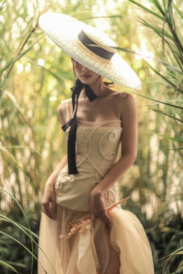 Jun Vũ tung bộ ảnh mới đẹp dịu dàng, thanh khiết như sương mai khiến nhiều người ngẩn ngơ ảnh 2