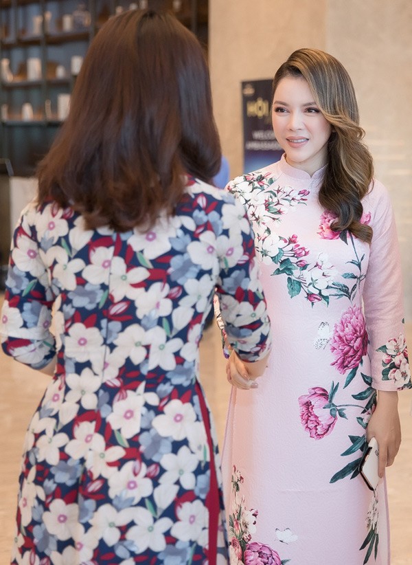 Lý Nhã Kỳ trẻ trung, thanh lịch ở Hội An ảnh 4