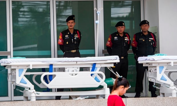 Mọi con mắt đang đổ dồn về phía hang Tham Luang ảnh 14