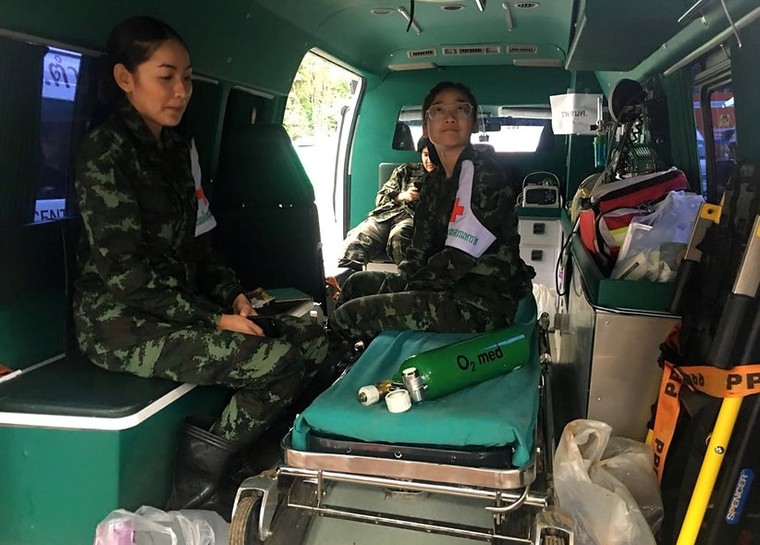 Hình ảnh xúc động trong chiến dịch giải cứu đội bóng ảnh 11