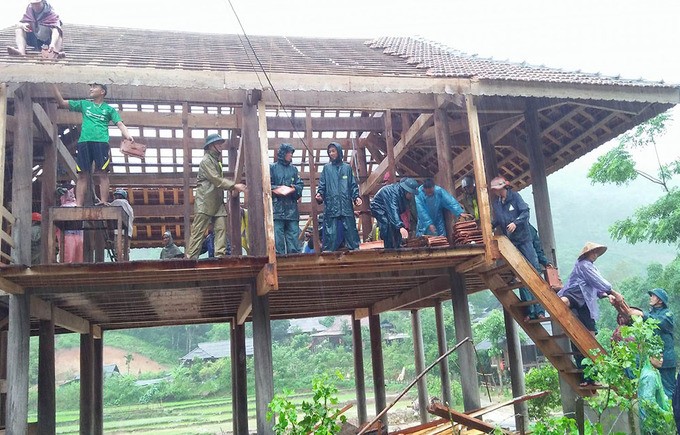 Mưa lớn khiến nhiều thôn bản ở Nghệ An bị cô lập ảnh 5