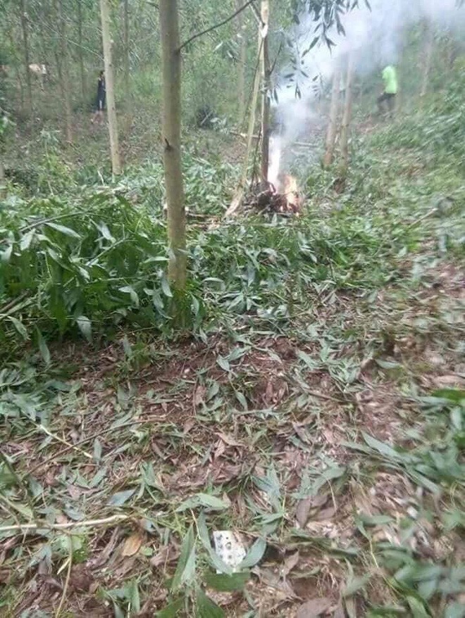 Hiện trường vụ rơi máy bay quân sự tại Nghệ An ảnh 6