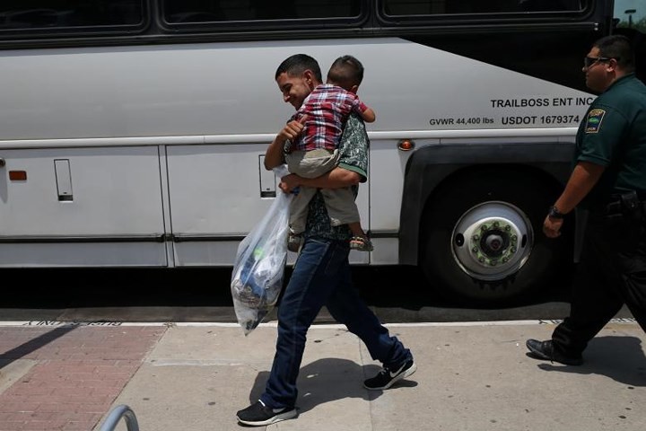 Hình ảnh nước Mỹ trước hạn chót đoàn tụ các gia đình nhập cư ảnh 10