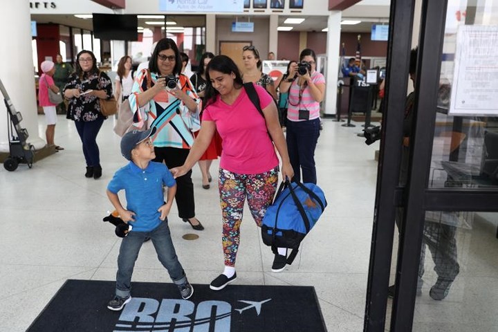 Hình ảnh nước Mỹ trước hạn chót đoàn tụ các gia đình nhập cư ảnh 18