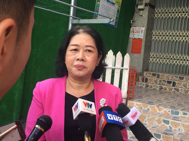 Sở GD&ĐT TPHCM lên tiếng vụ bé gái 5 tuổi bị tát bầm tím má ảnh 1